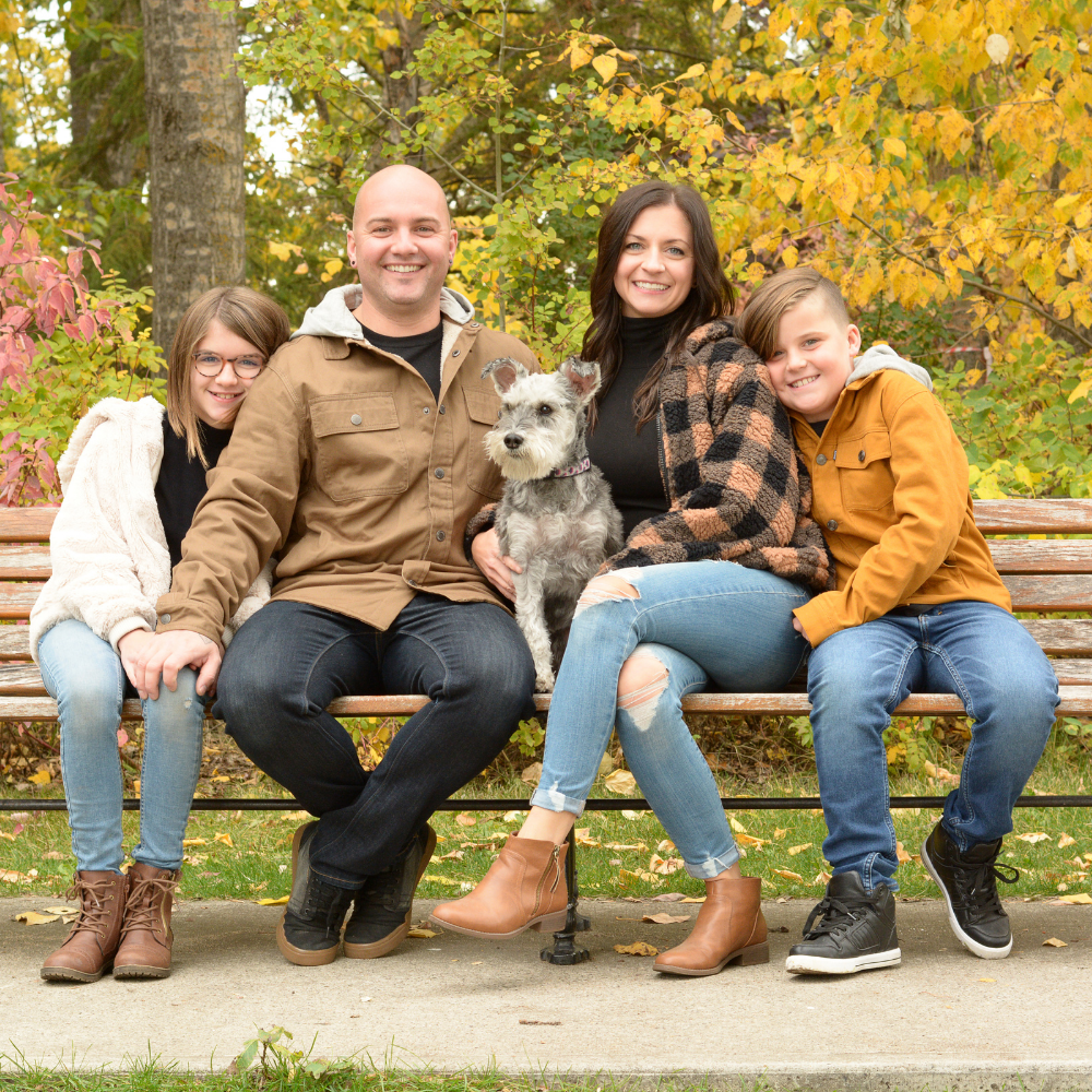 Photo of a family by Jessika Digital